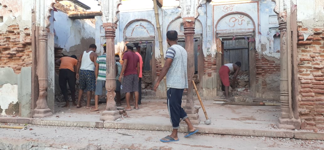 Decision to rebuild the temple 